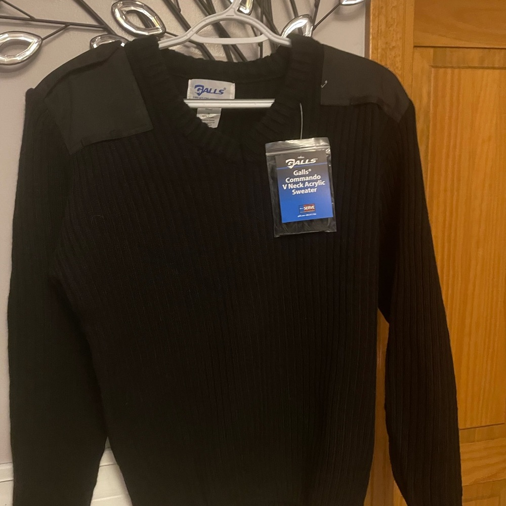 Galls Commando black V neck